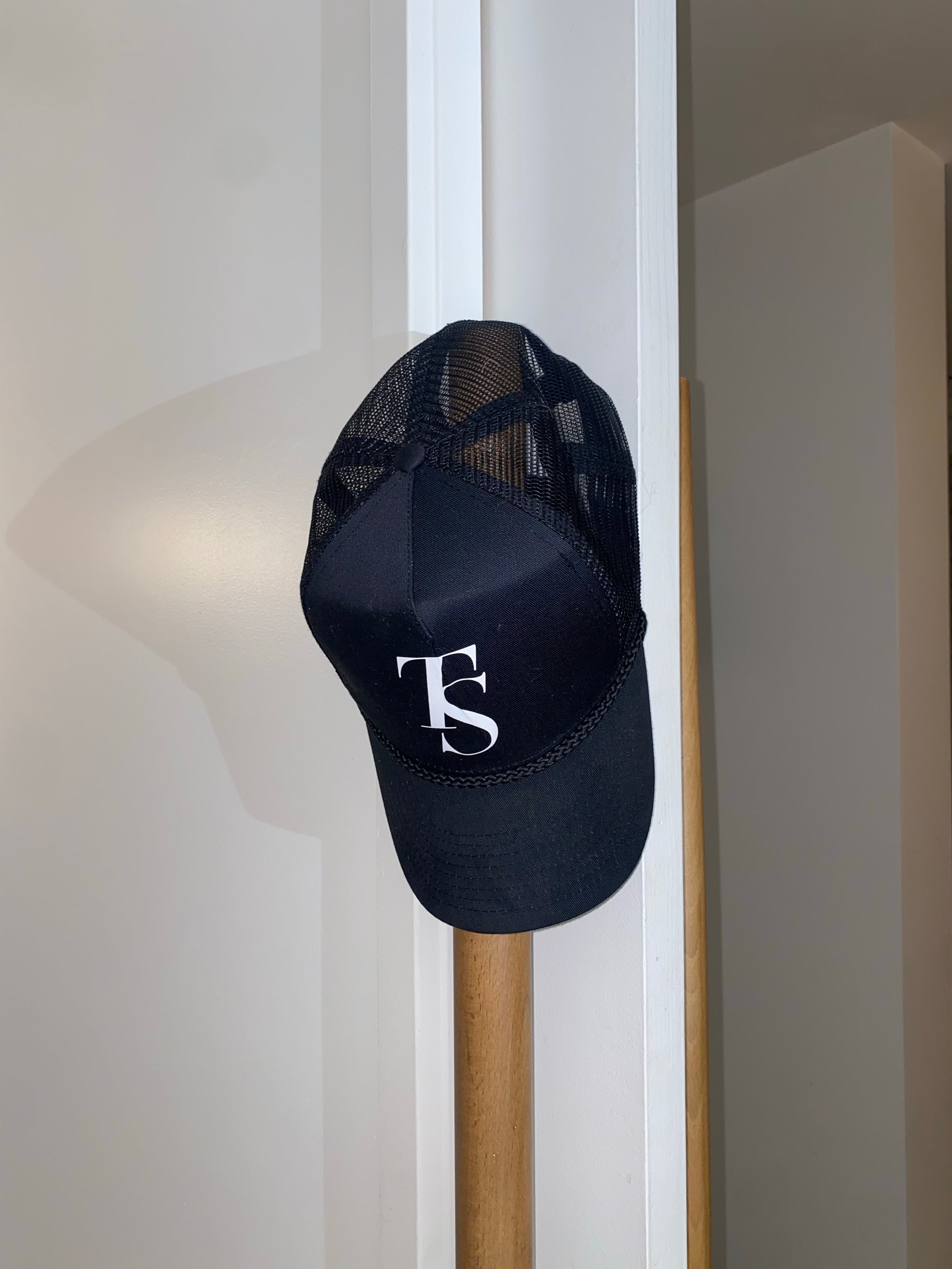 “TS” LOGO TRUCKER